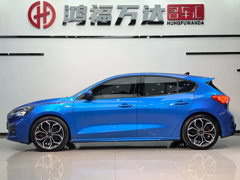 Ford Focus 2022 из CN, фото 7