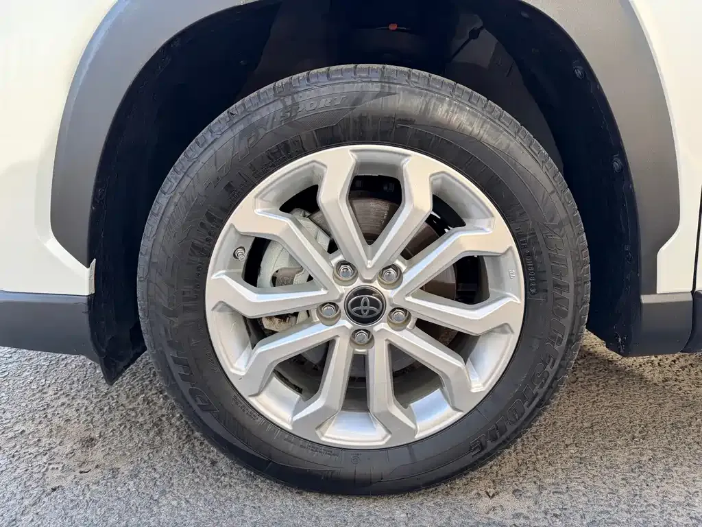 Toyota Frontlander 2023 из CN, фото 4