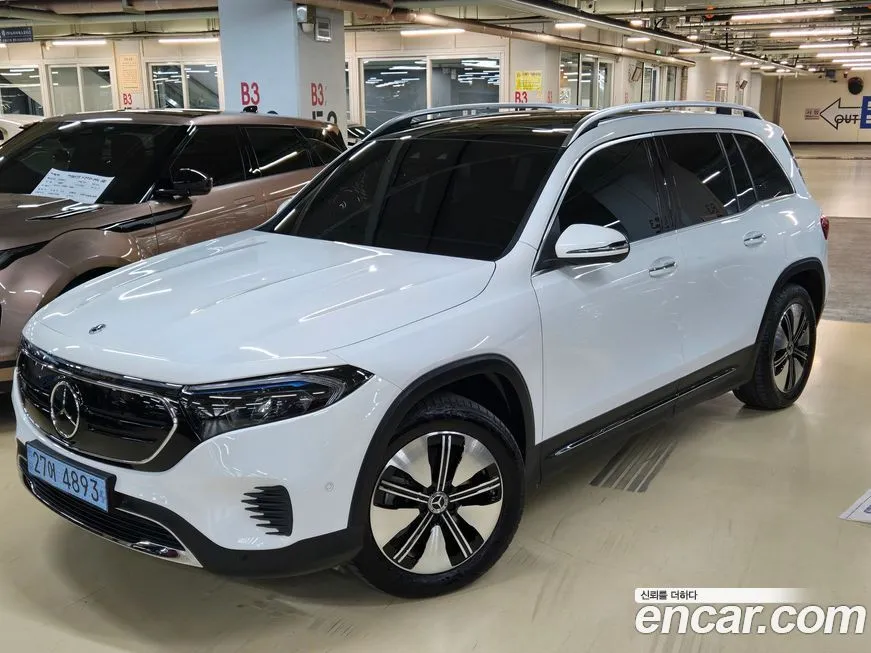 Mercedes-Benz EQB — фото 1