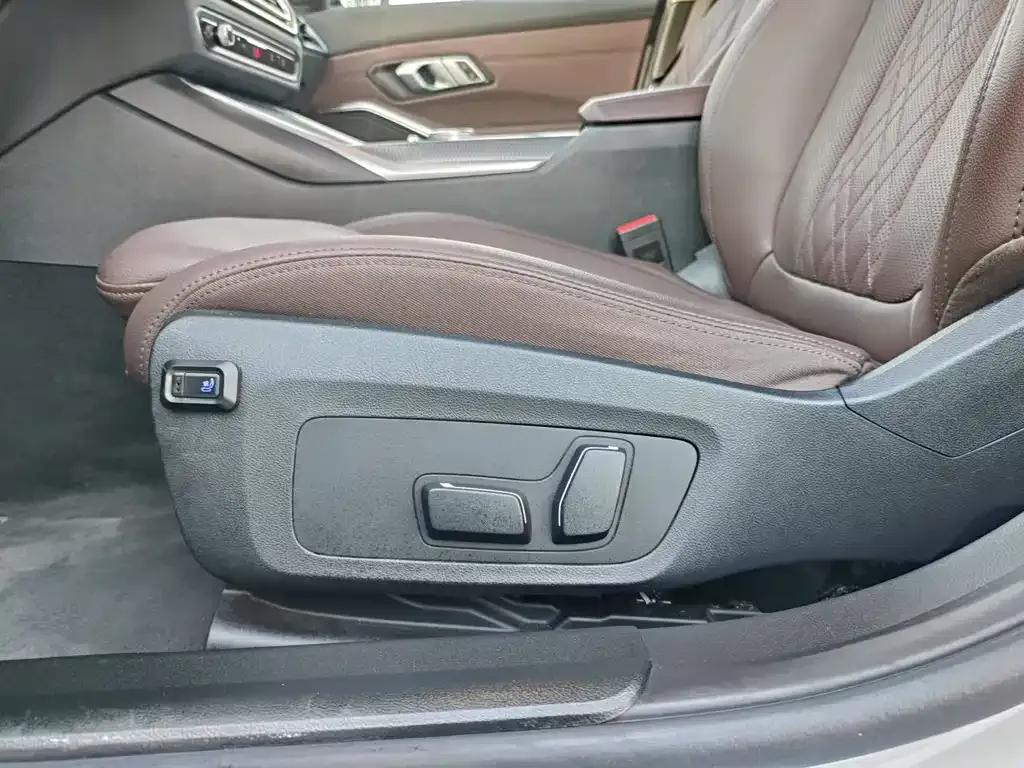 BMW 3 Series 2023 из CN, фото 8