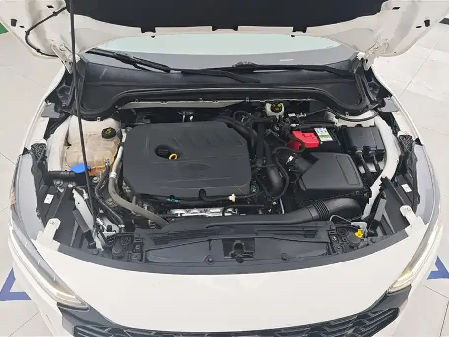 Ford Focus 2022 из CN, фото 10