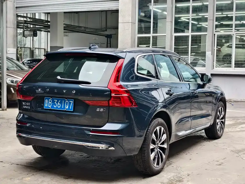 Volvo XC60 — фото 4