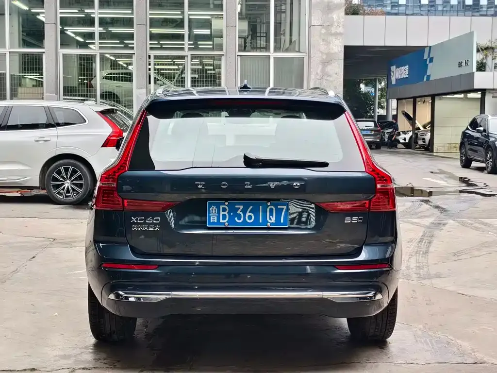 Volvo XC60 — фото 5