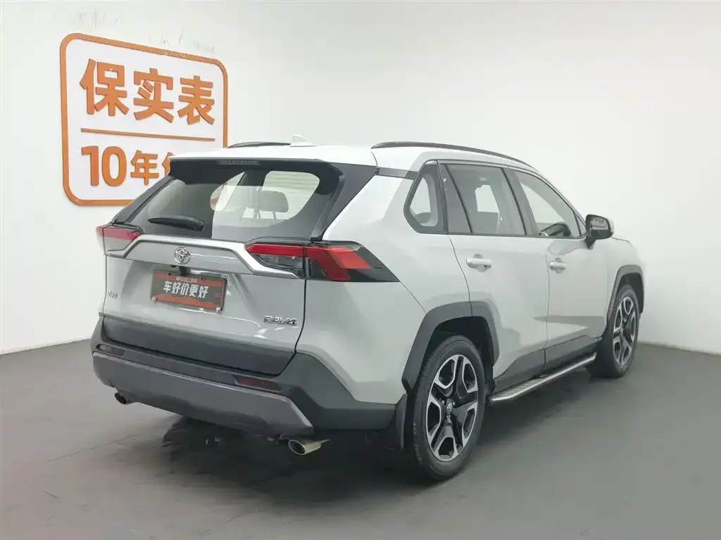 Toyota RAV4 — фото 2
