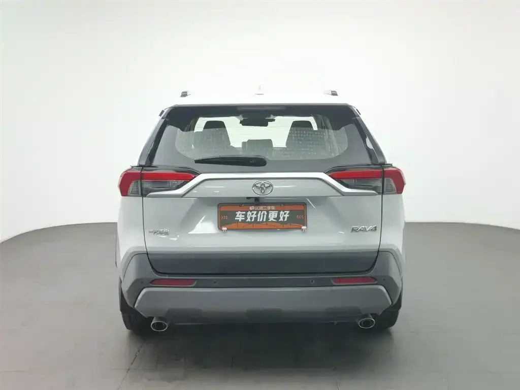 Toyota RAV4 — фото 4