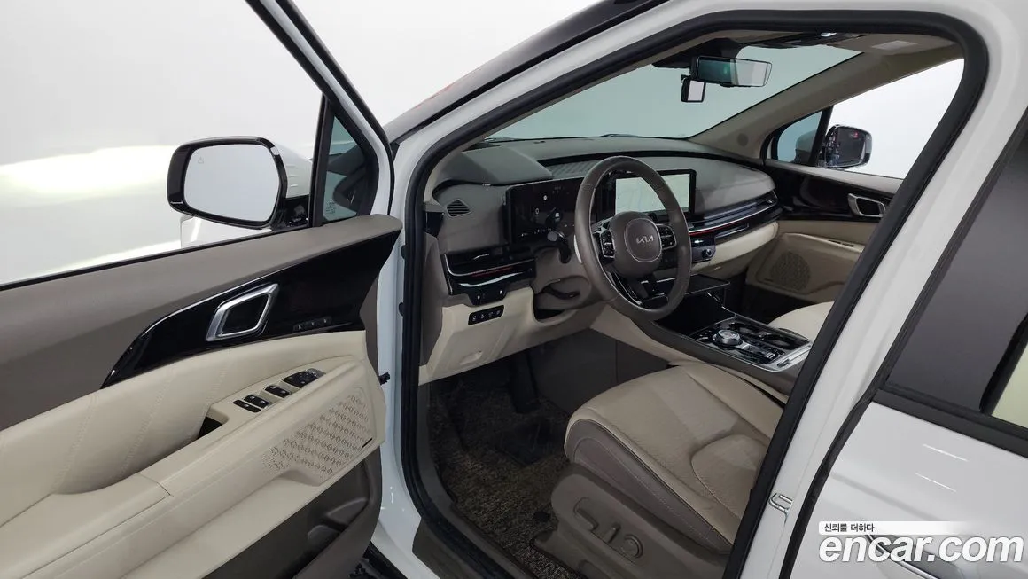 Kia Carnival — фото 10