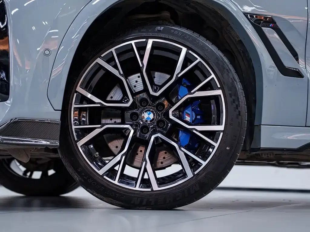 BMW X6 M 2024 из CN, фото 5