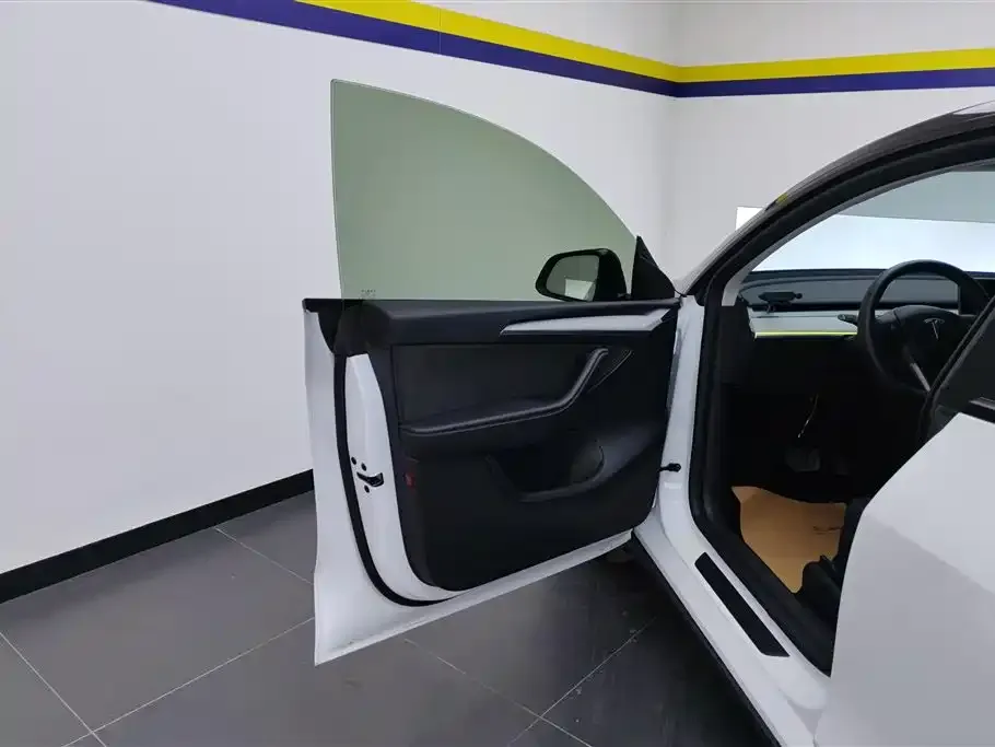 Tesla Model Y 2024 из CN, фото 7