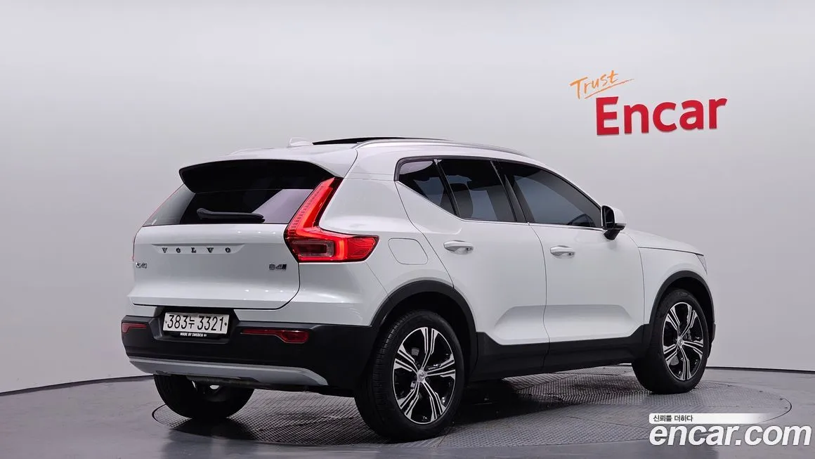 Volvo XC40 — фото 2