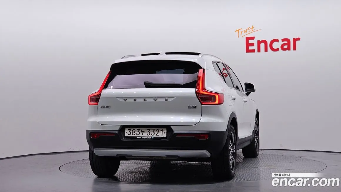 Volvo XC40 — фото 4