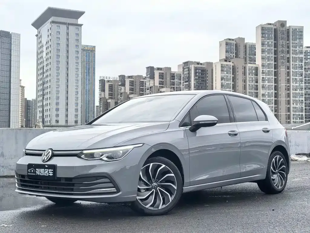 Volkswagen Golf 2023 из CN, фото 1