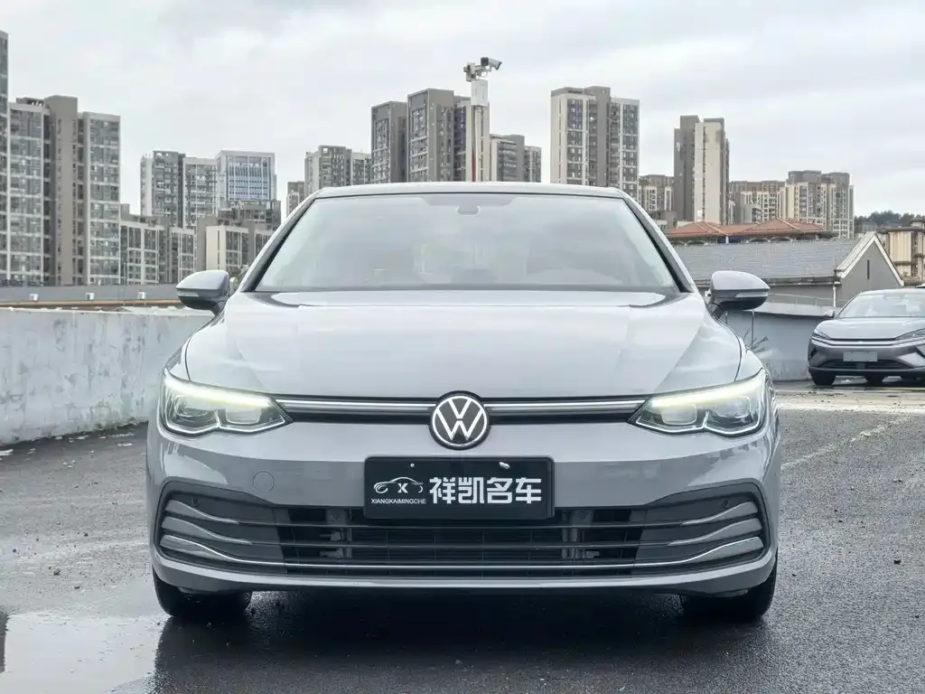 Volkswagen Golf 2023 из CN, фото 2