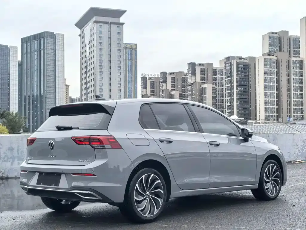 Volkswagen Golf 2023 из CN, фото 9