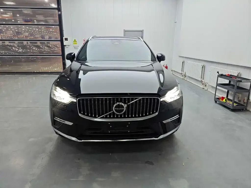 Volvo XC60 — фото 2