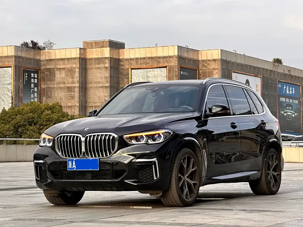 BMW X5 — фото 1