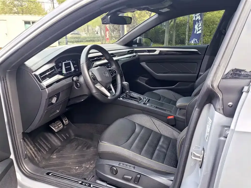 Volkswagen CC 2024 из CN, фото 5
