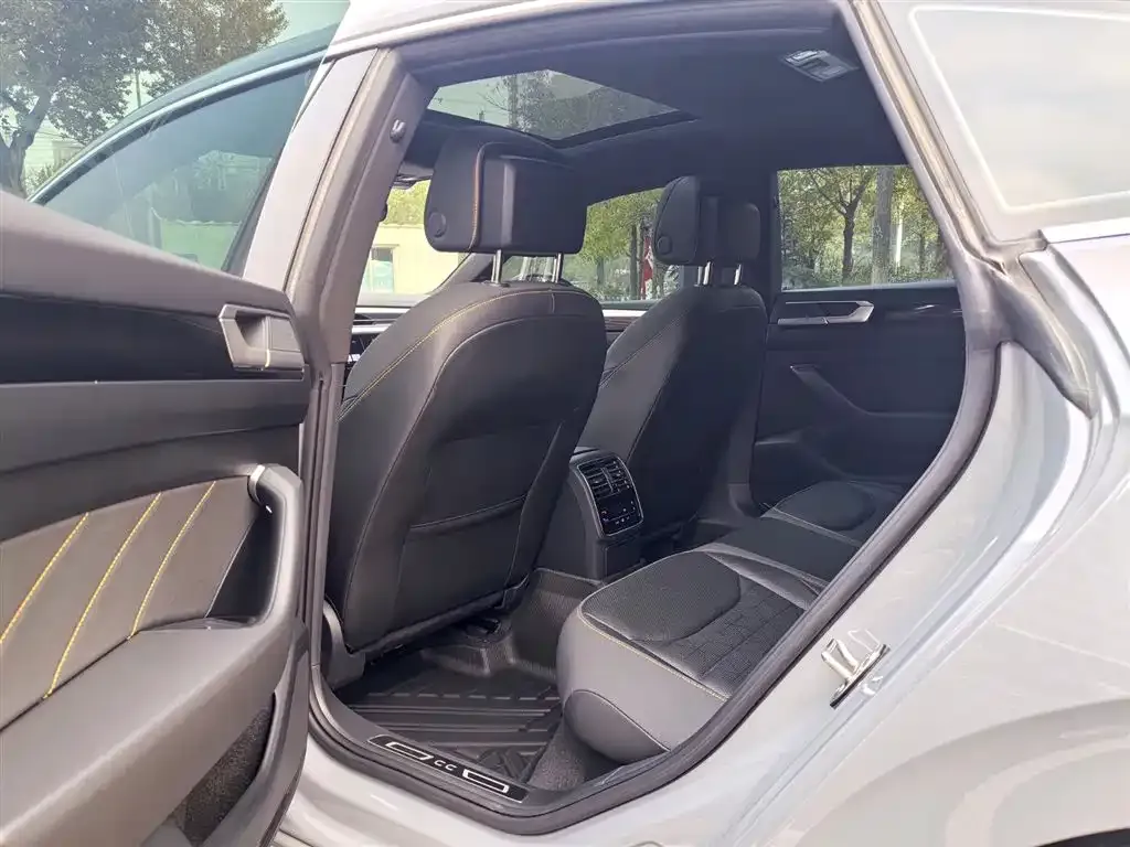 Volkswagen CC 2024 из CN, фото 6