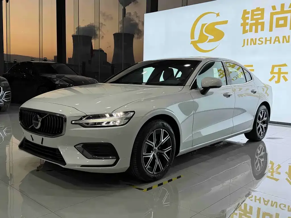 Volvo S60 2025 из CN, фото 2