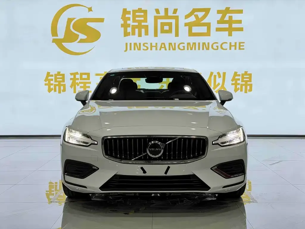 Volvo S60 2025 из CN, фото 3