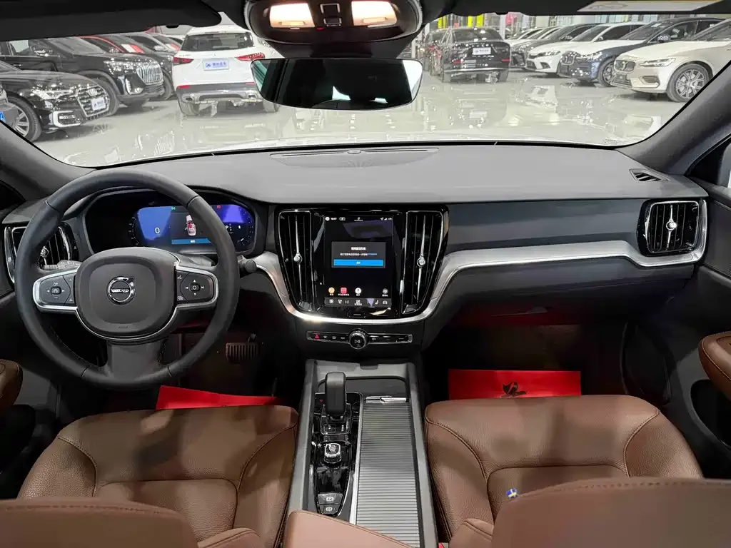 Volvo S60 2025 из CN, фото 5