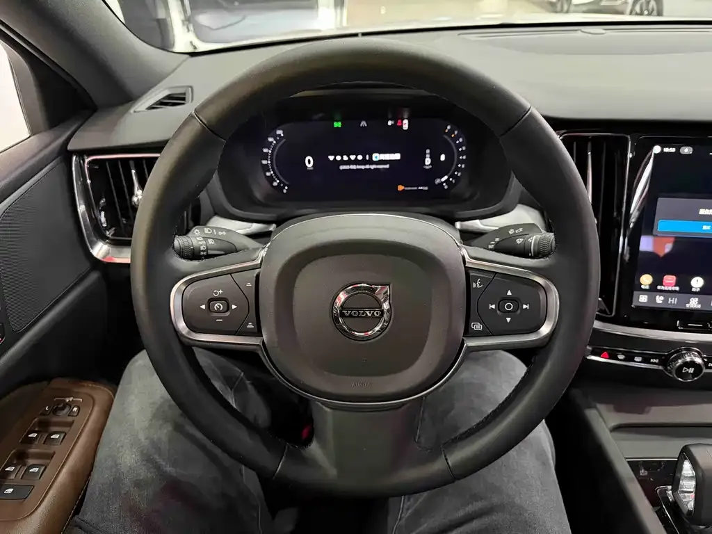 Volvo S60 2025 из CN, фото 6