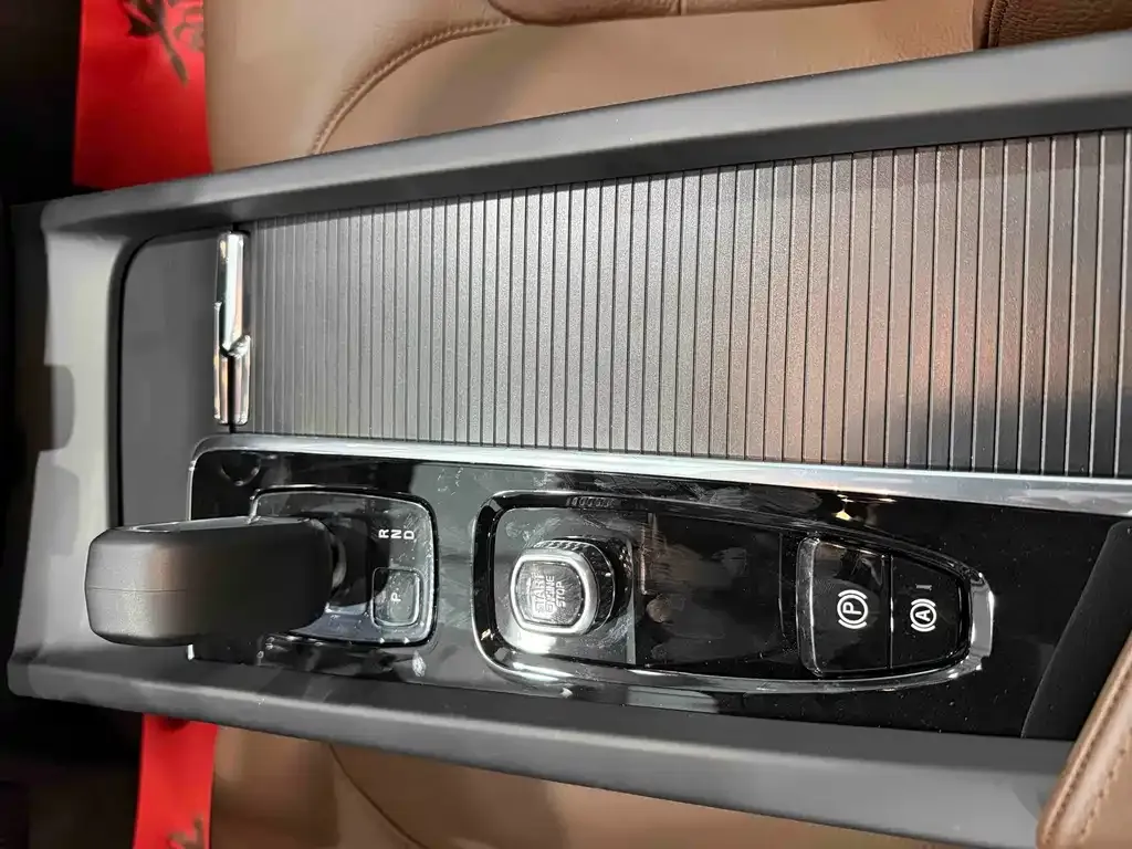 Volvo S60 2025 из CN, фото 9