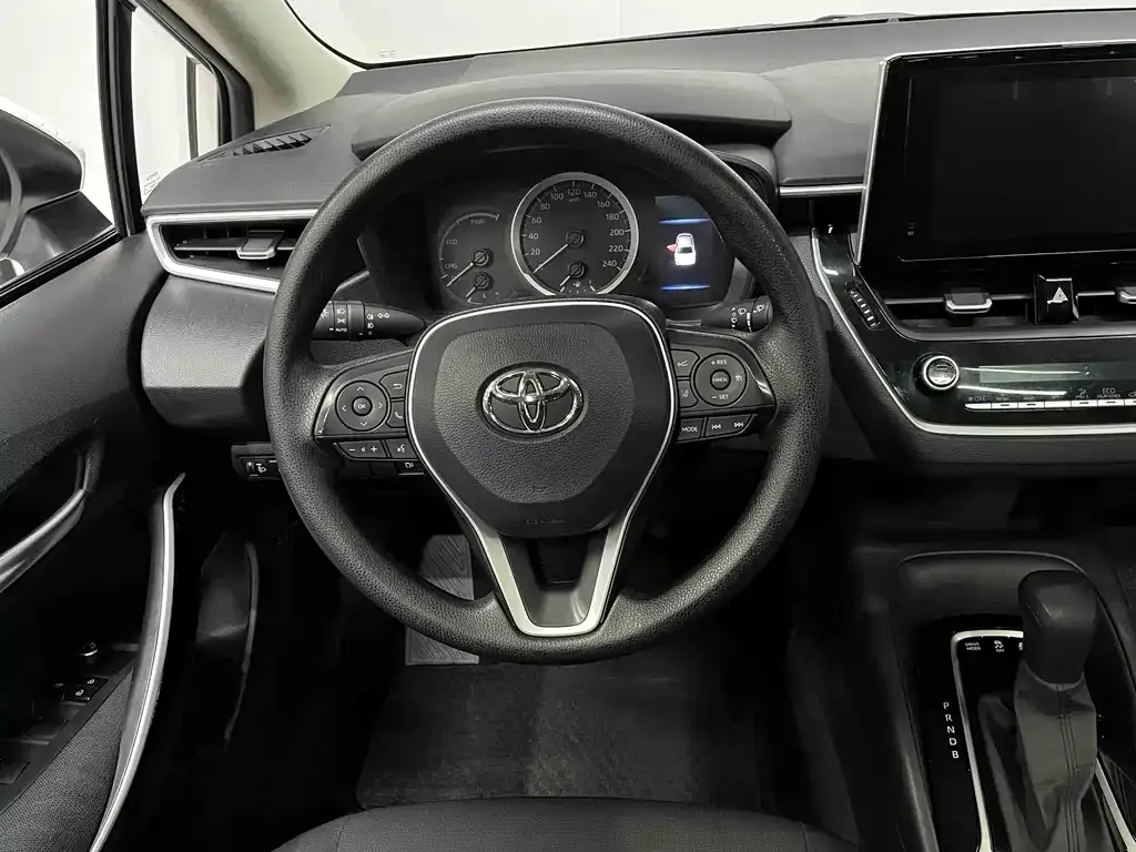 Toyota Corolla — фото 10