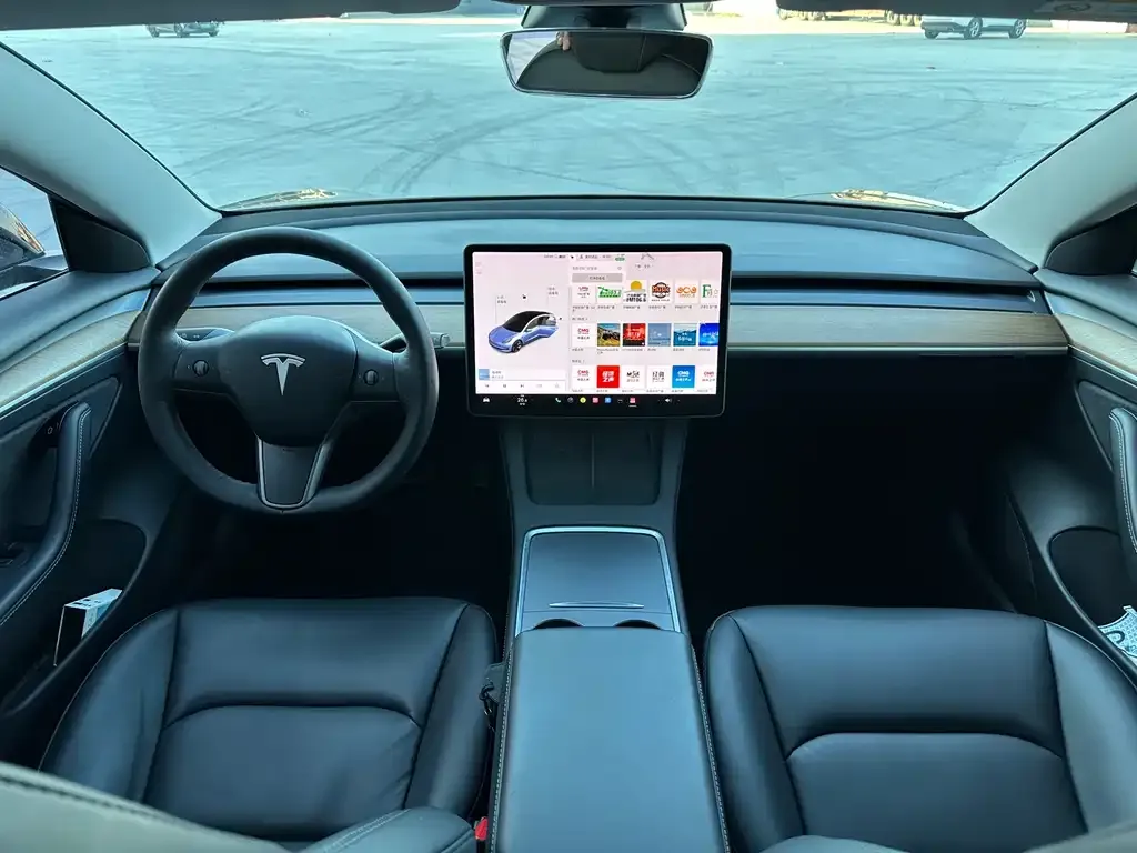 Tesla Model 3 — фото 5