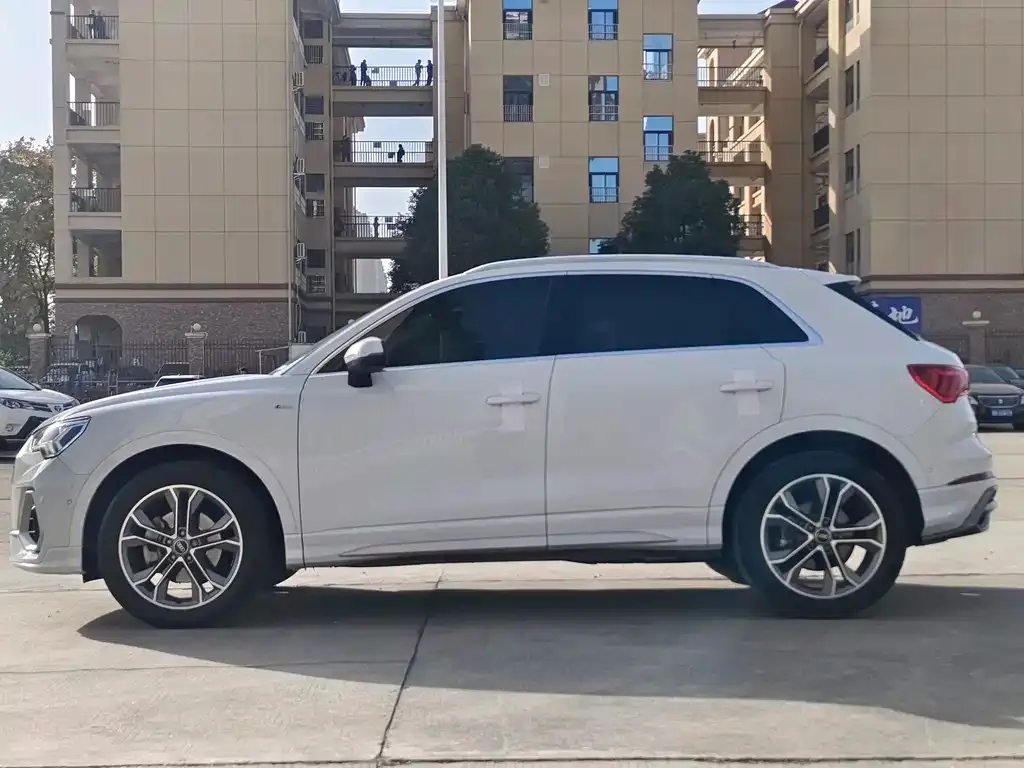 Audi Q3 — фото 7