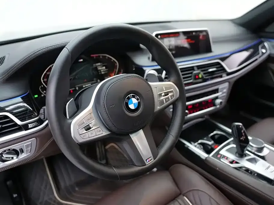 BMW 7 Series 2021 из CN, фото 6