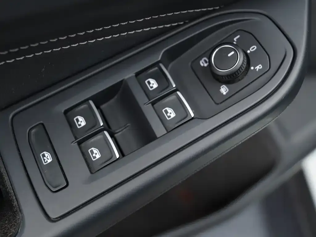 Volkswagen Golf 2022 из CN, фото 10