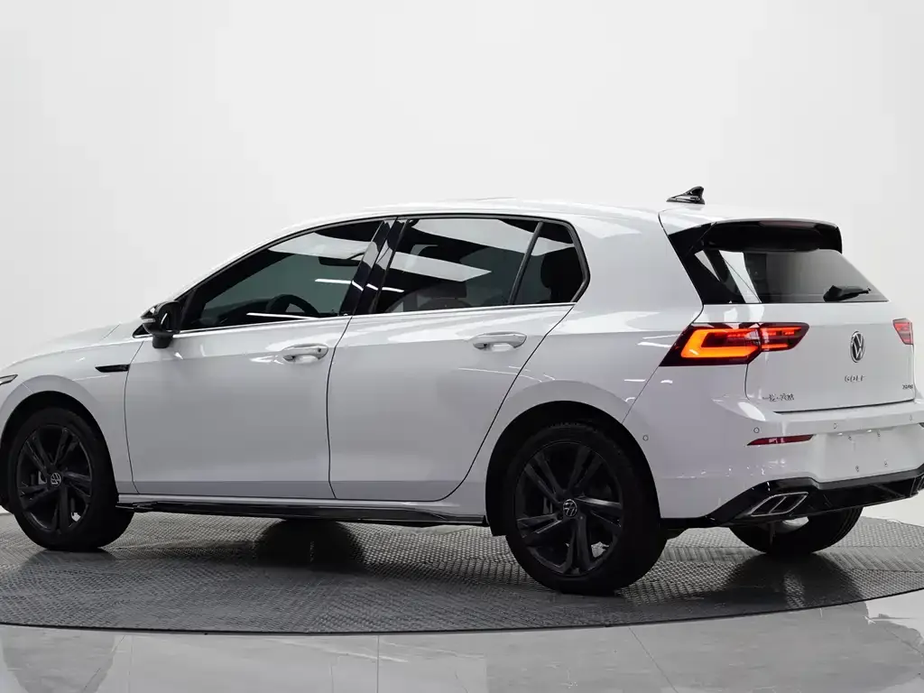Volkswagen Golf 2022 из CN, фото 3