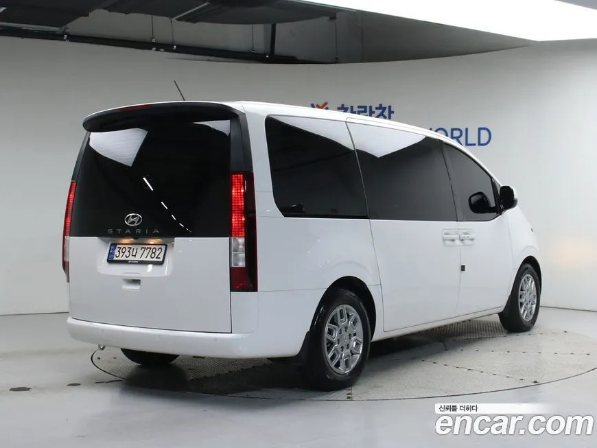 Hyundai Staria — фото 2