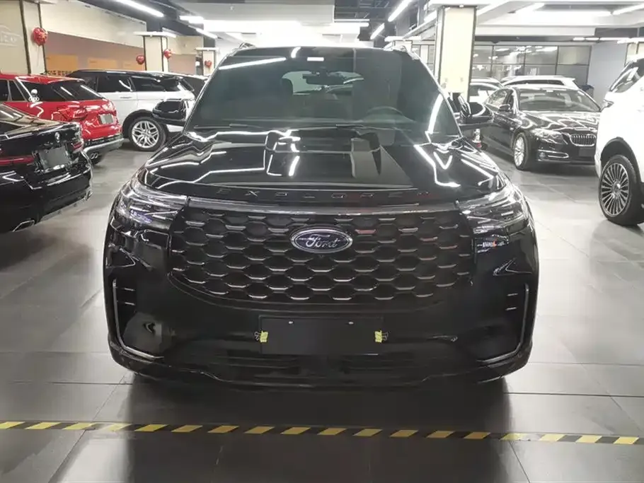 Ford Explorer 2023 из CN, фото 2