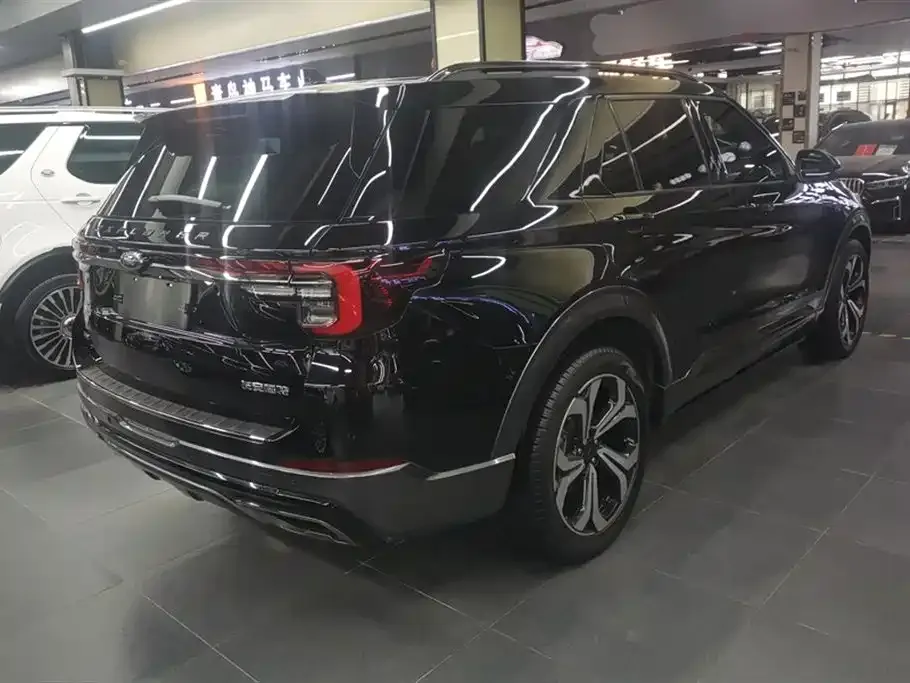 Ford Explorer 2023 из CN, фото 3