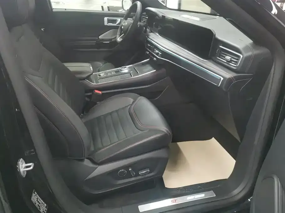 Ford Explorer 2023 из CN, фото 8