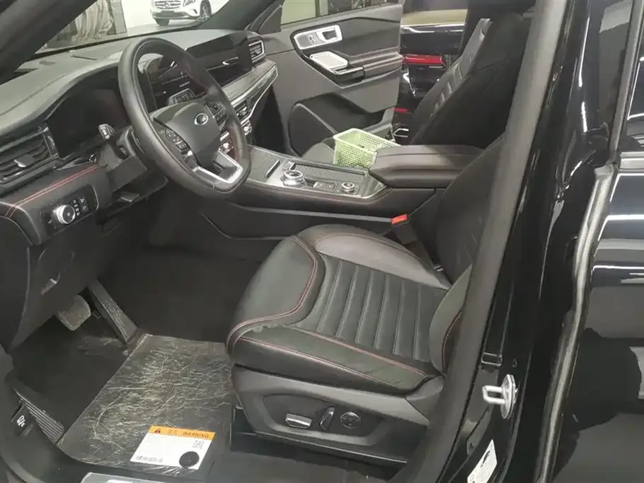 Ford Explorer 2023 из CN, фото 9