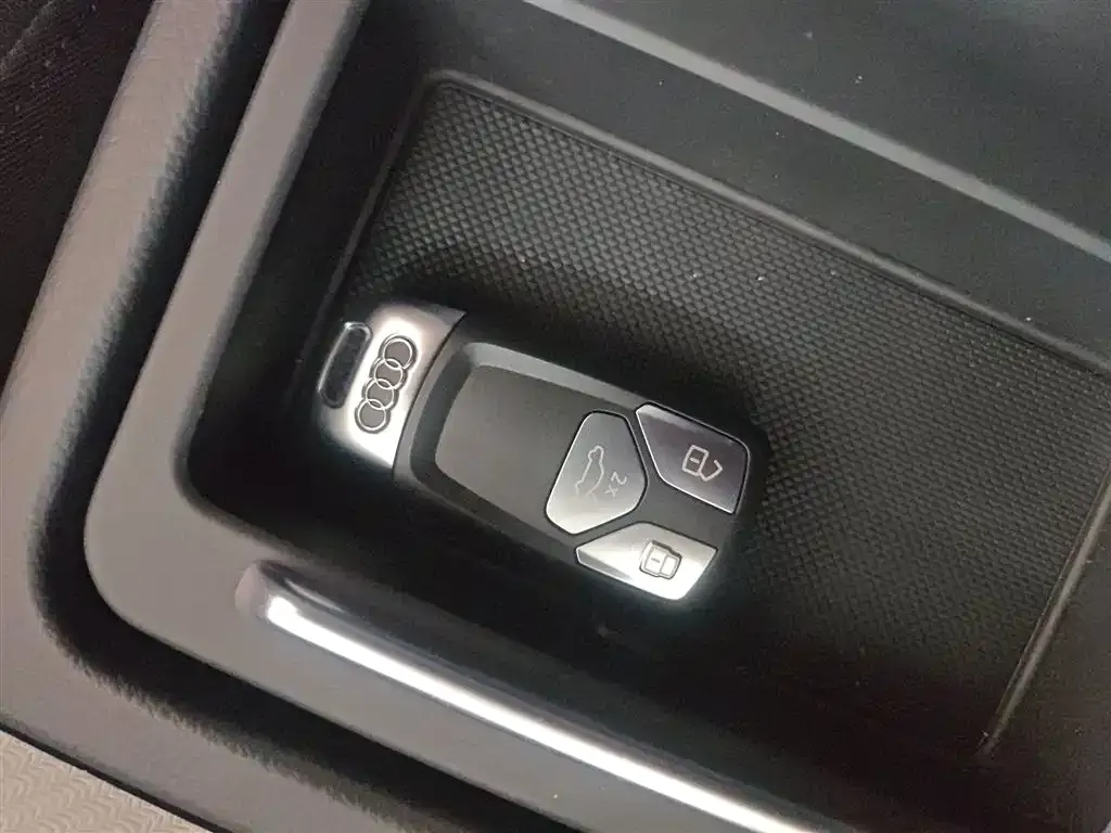 Audi Q5L 2023 из CN, фото 9