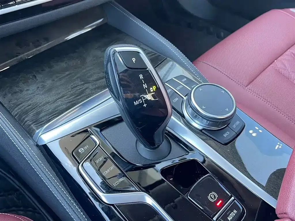 BMW 5 Series 2024 из CN, фото 10