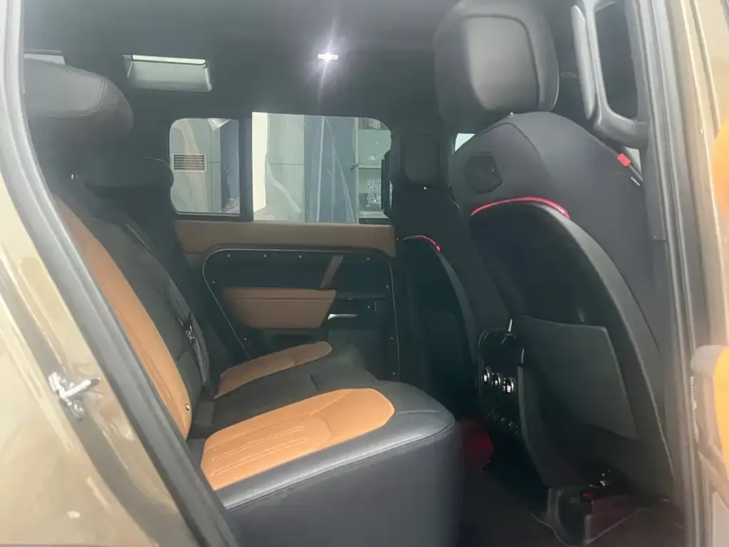 Land Rover Defender — фото 10