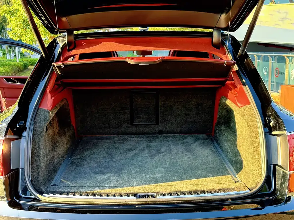 Bentley Bentayga PHEV 2022 из CN, фото 10