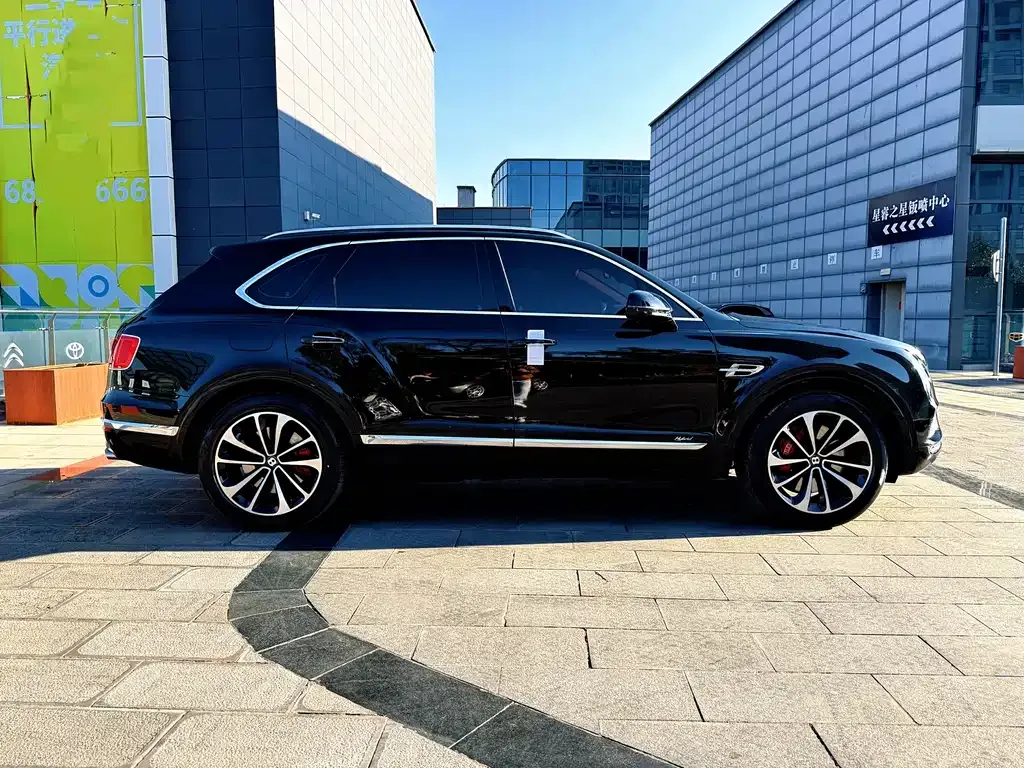 Bentley Bentayga PHEV 2022 из CN, фото 4