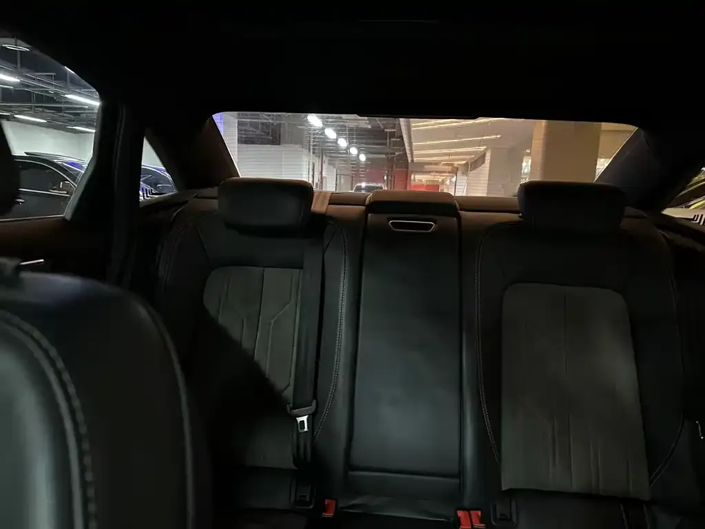 Audi A6L 2021 из CN, фото 10