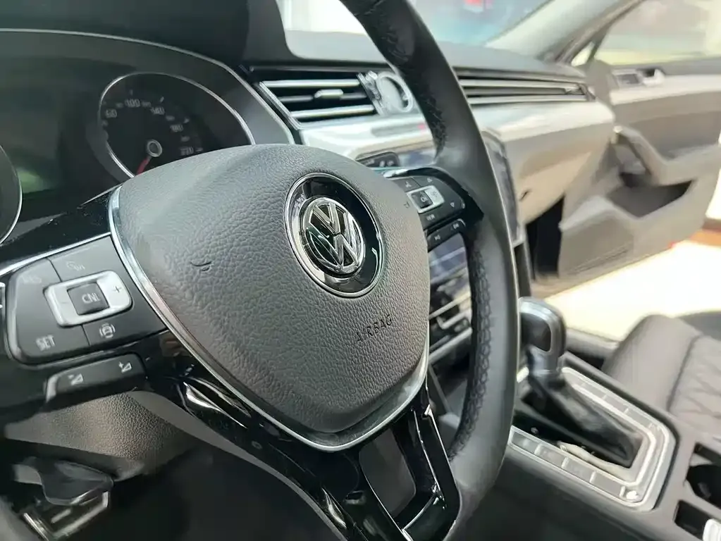 Volkswagen Magotan GTE PHEV 2021 из CN, фото 9