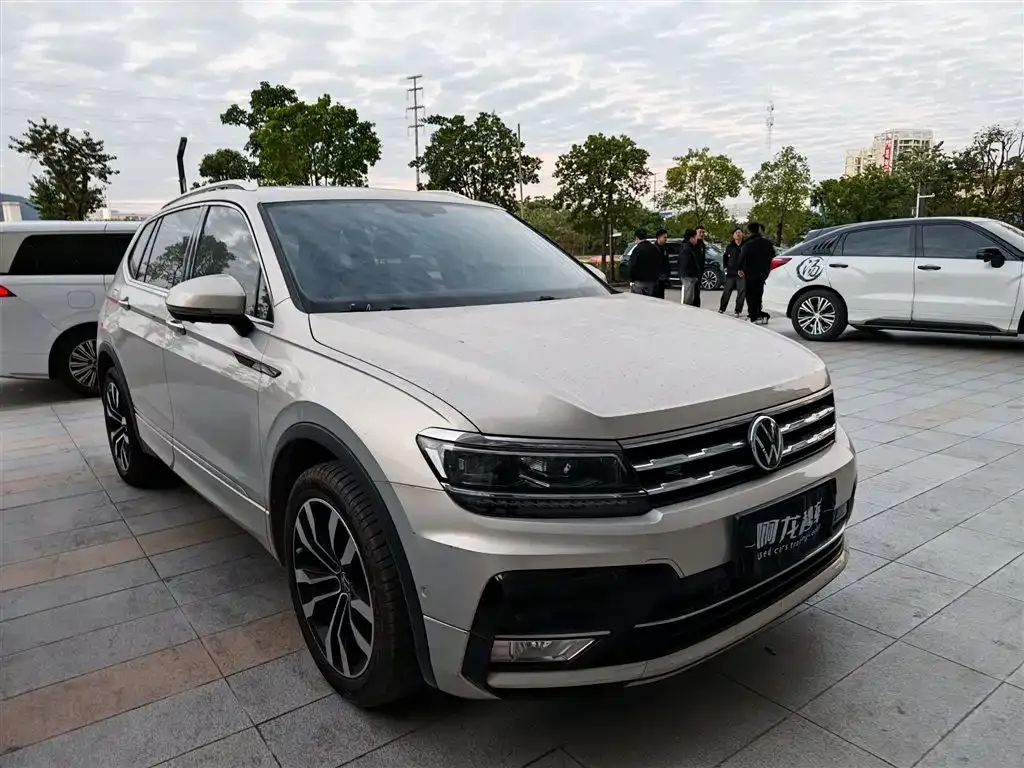 Volkswagen Tiguan L 2021 из CN, фото 2