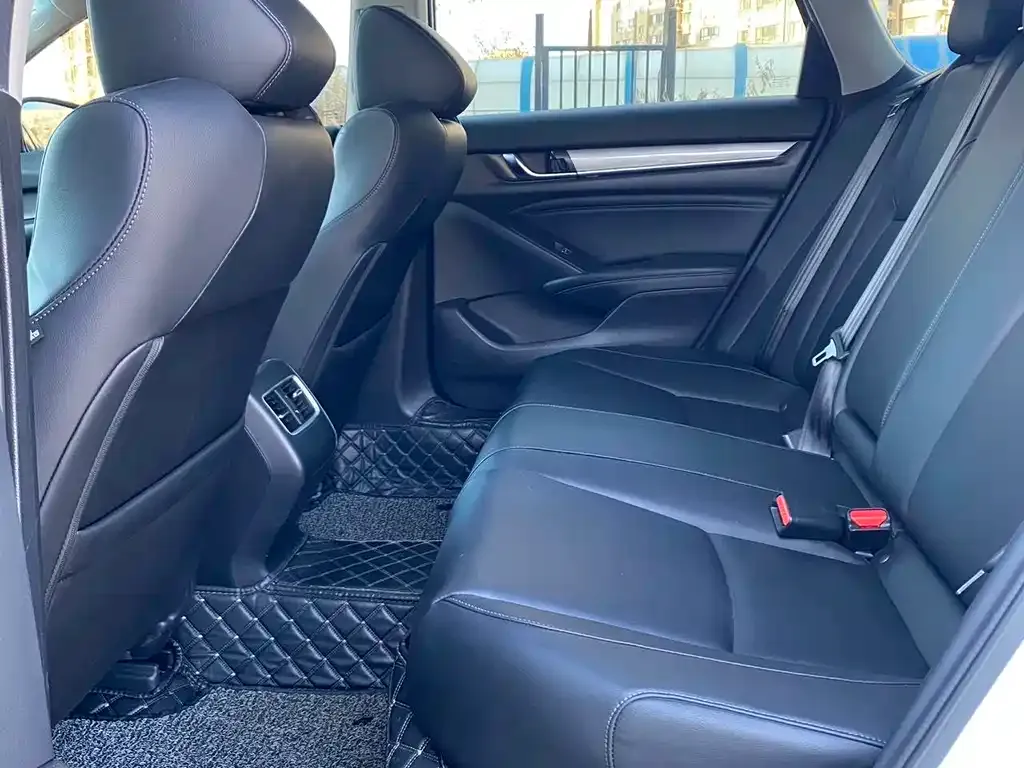 Honda Accord — фото 6