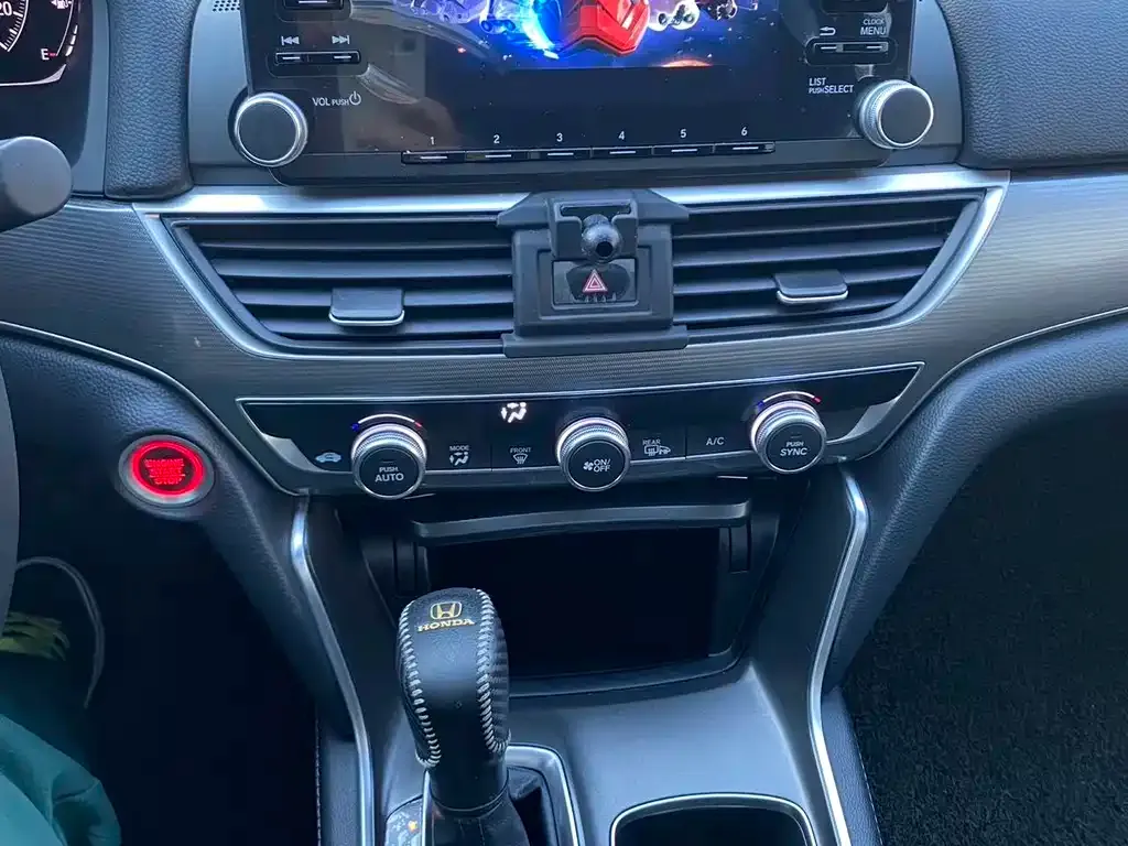 Honda Accord — фото 9