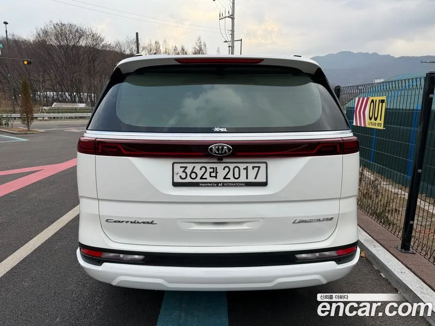 Kia Carnival — фото 4