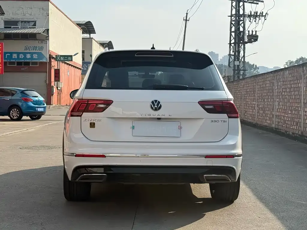Volkswagen Tiguan L — фото 5
