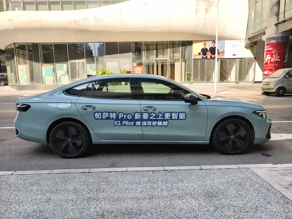 Volkswagen Passat 2024 из CN, фото 4